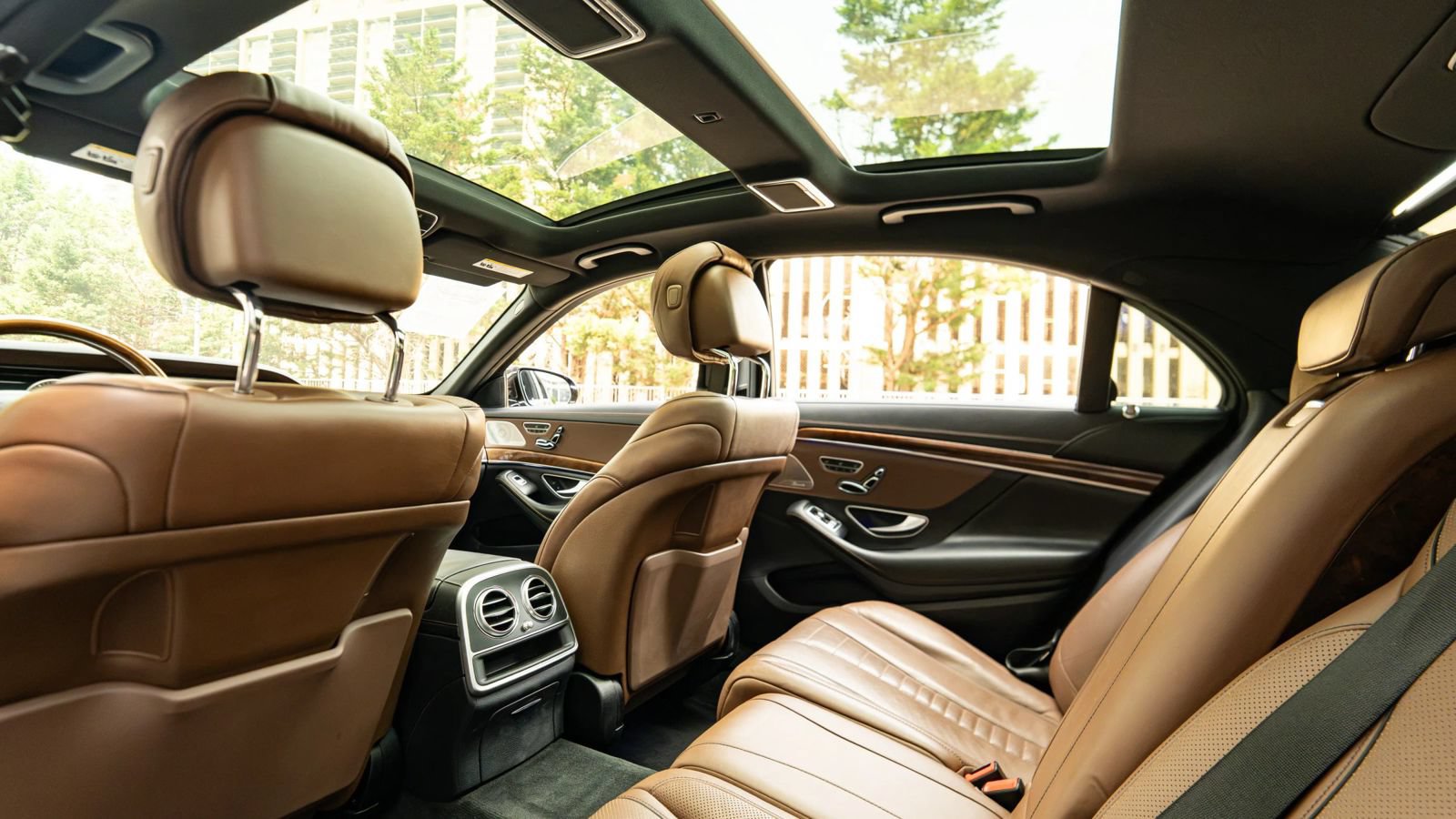 Used 2015 Mercedes-Benz S 550 4MATIC Sedan image 25
