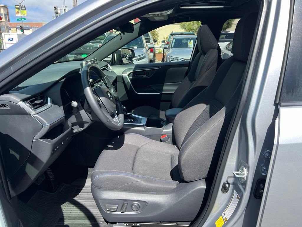 Used 2023 Toyota RAV4 SE w/ Convenience Package AWD/4WD image 12