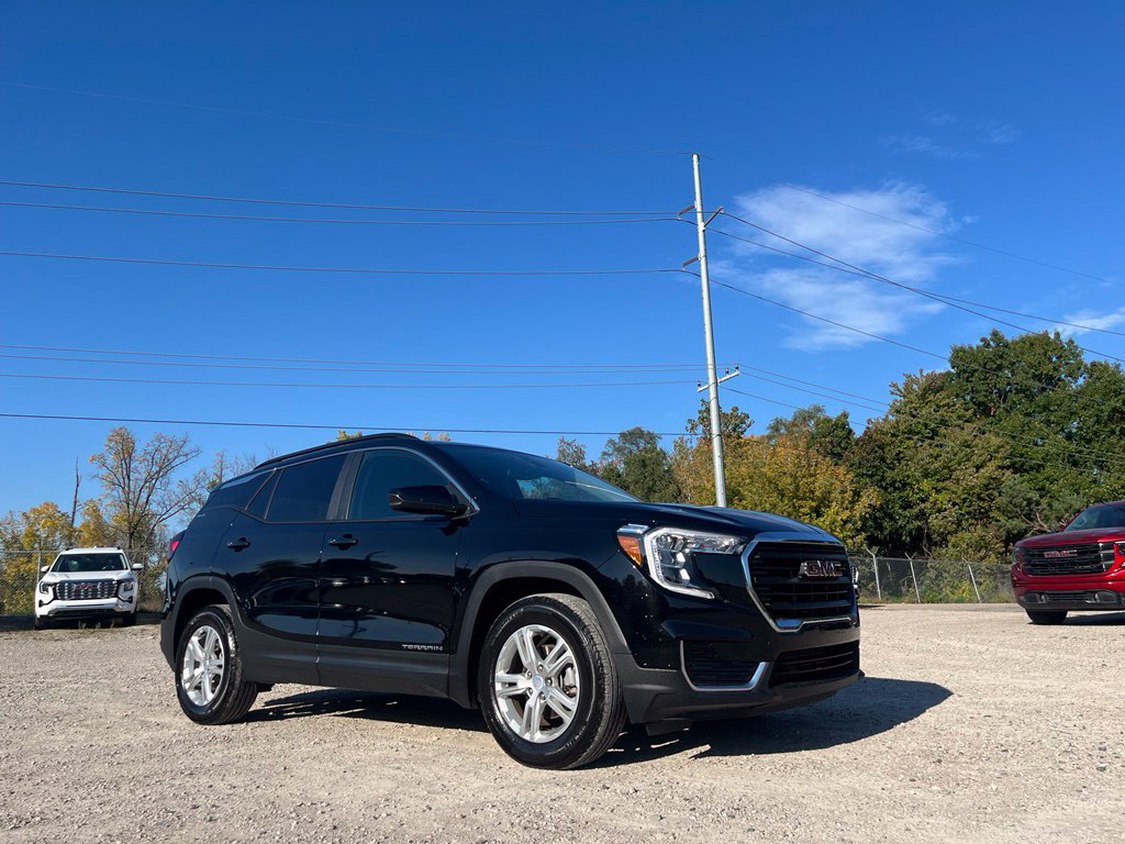 Used 2024 GMC Terrain SLE w/ Driver Convenience Package FWD image 5