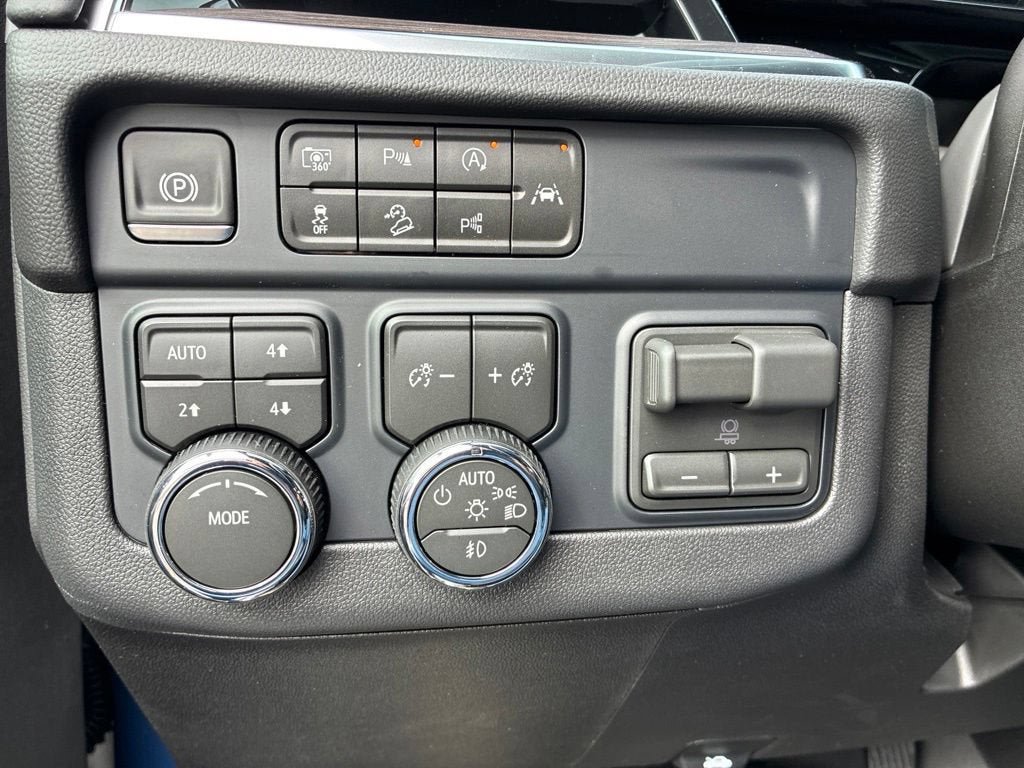New 2026 Chevrolet Tahoe LT w/ Comfort Package AWD/4WD image 23