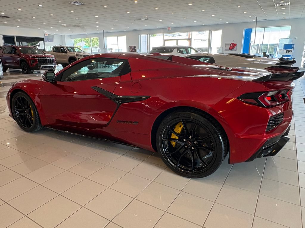 New 2027 Chevrolet Corvette Grand Sport w/ Z52 Sport Performance Package RWD image 17