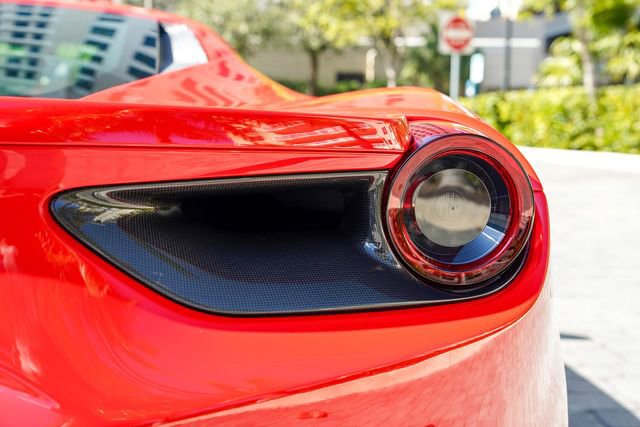 Used 2018 Ferrari 488 GTB image 50