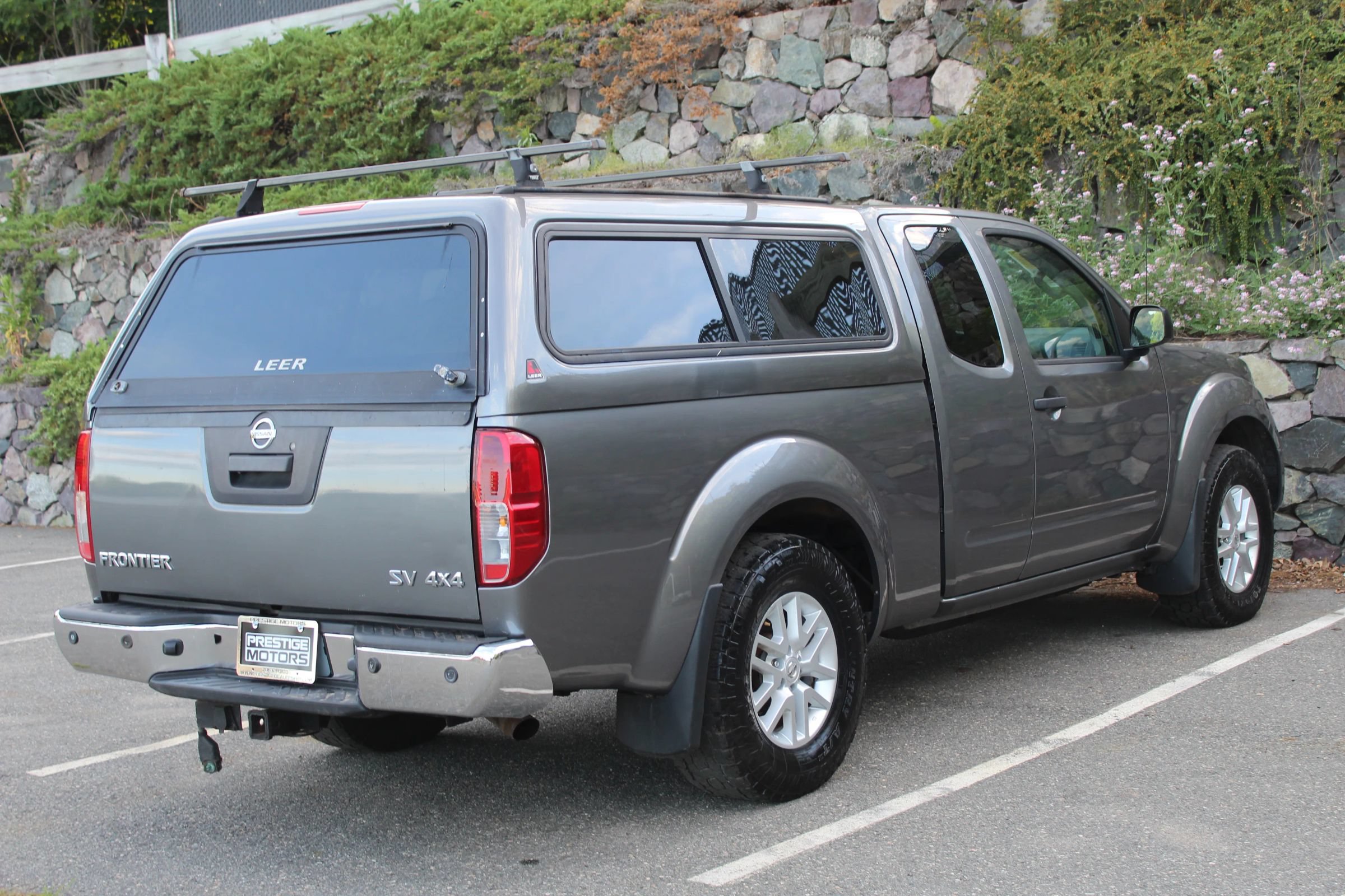 Used 2017 Nissan Frontier SV w/ SV Value Truck Package AWD/4WD image 9