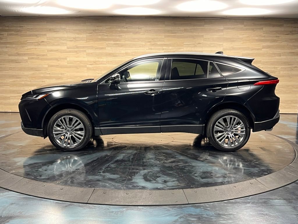 Used 2024 Toyota Venza XLE AWD/4WD image 18