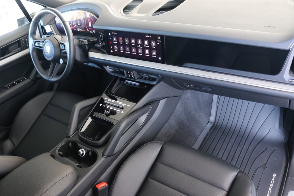 Used 2024 Porsche Cayenne image 39