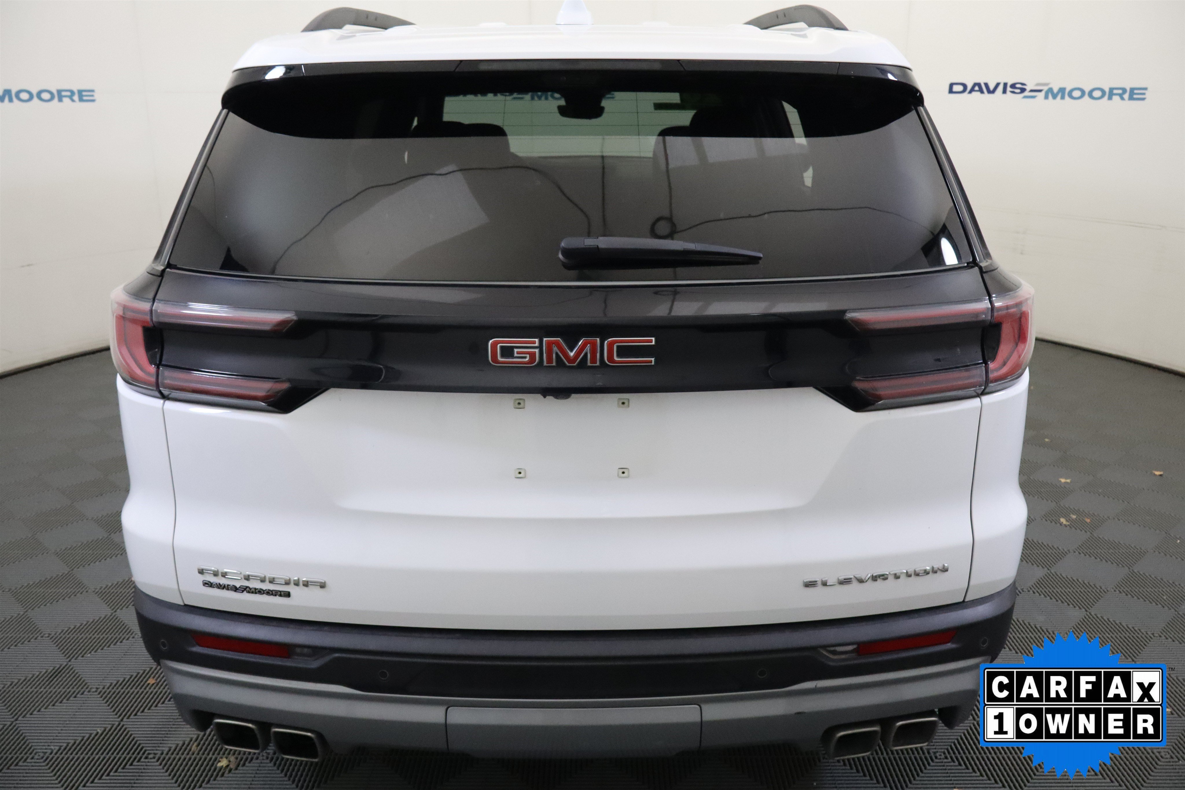Used 2026 GMC Acadia Elevation w/ Elevation Premium Package FWD image 8