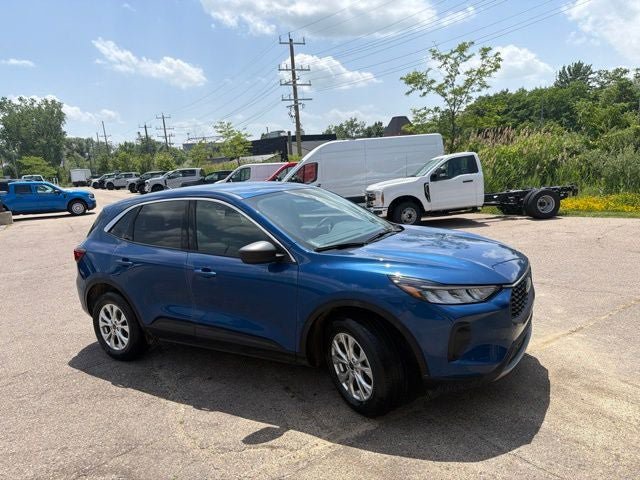 Used 2023 Ford Escape Active w/ Tech Pack #1 AWD/4WD image 5