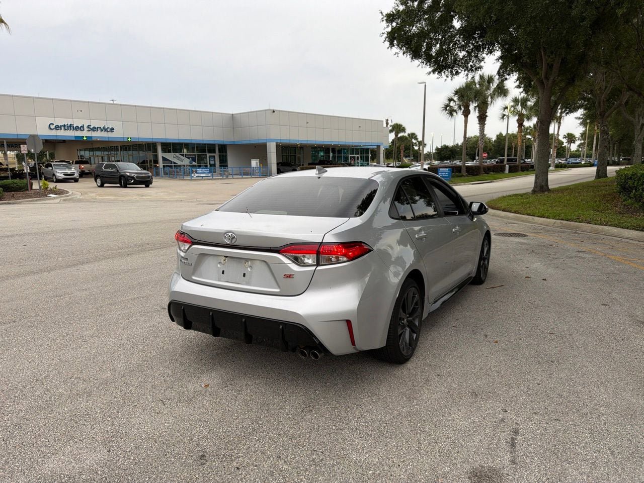Used 2024 Toyota Corolla SE FWD image 5