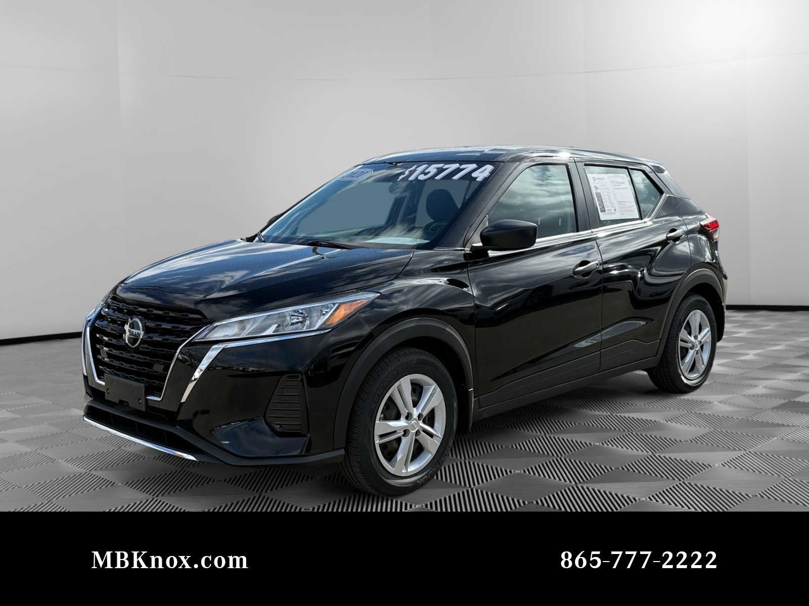 Used 2021 Nissan Kicks S image 1