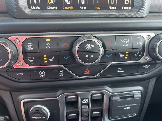 Used 2023 Jeep Gladiator Mojave w/ Cold Weather Group image 21