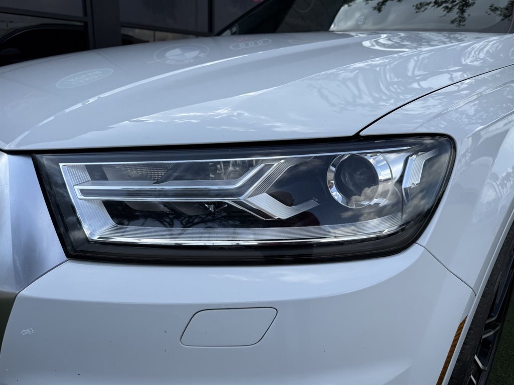 Used 2017 Audi Q7 2.0T Premium AWD/4WD image 10