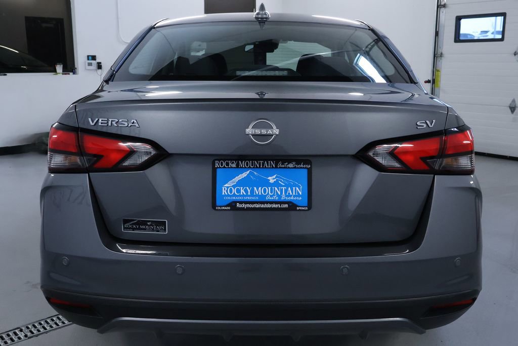 Used 2023 Nissan Versa SV image 6