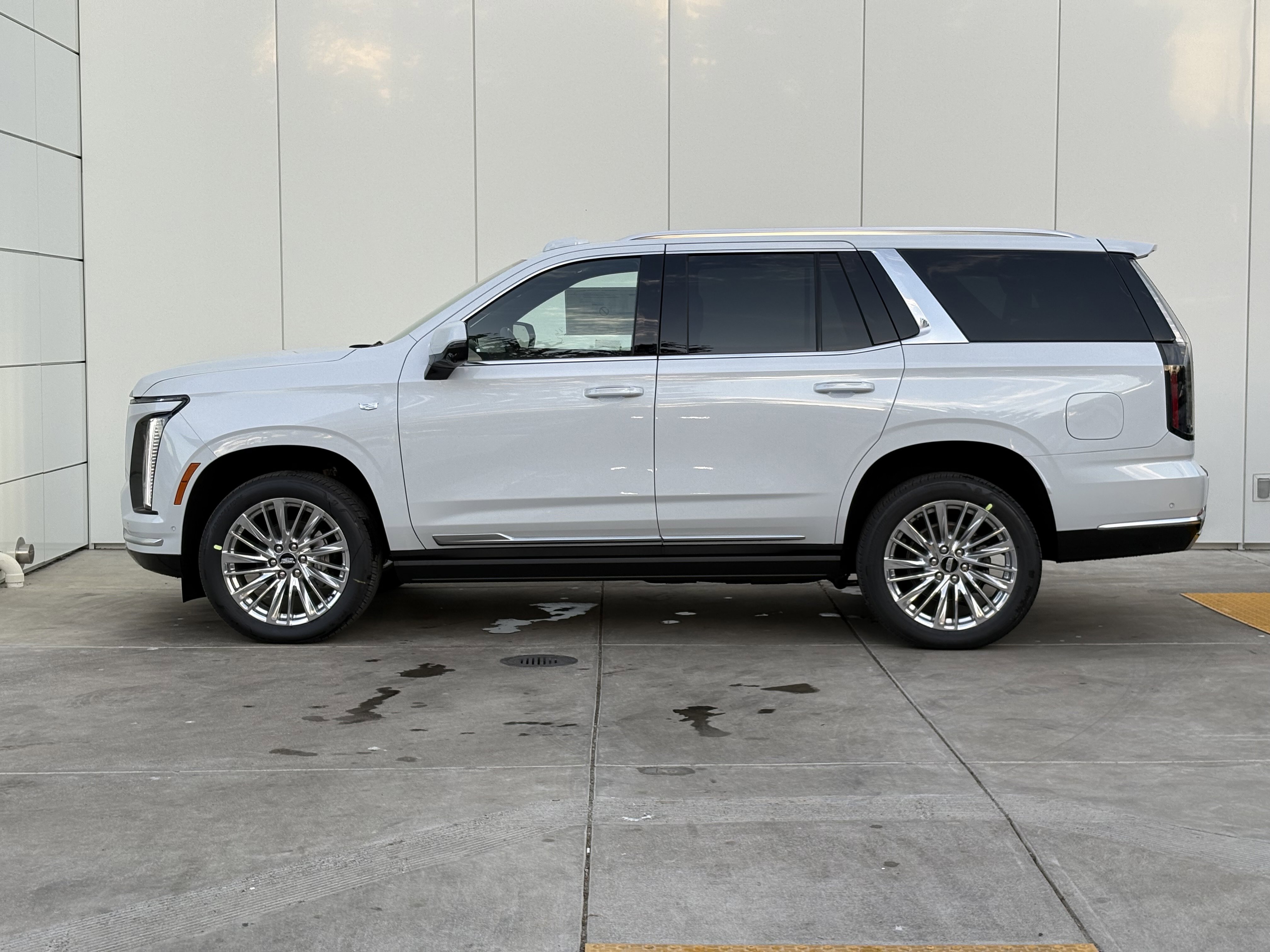 New 2026 Cadillac Escalade Luxury image 4