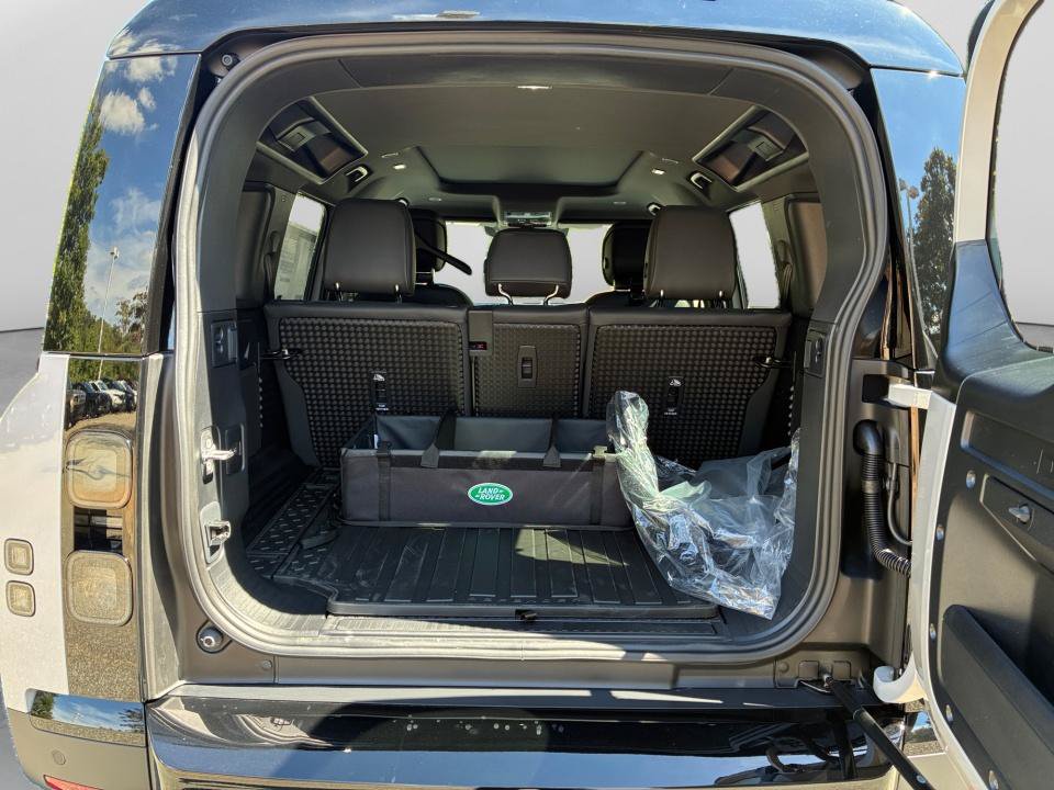 New 2026 Land Rover Defender 110 S AWD/4WD image 15