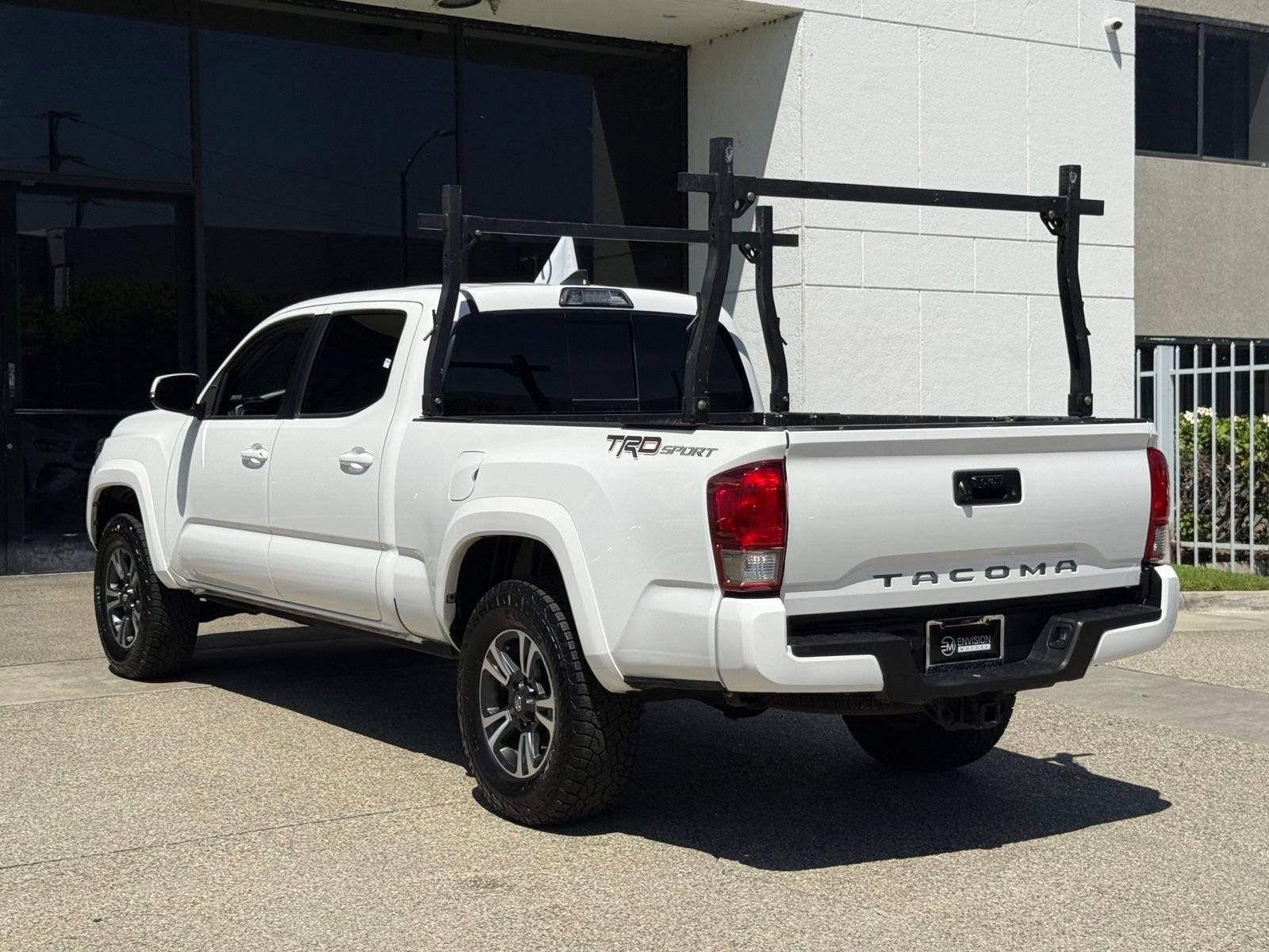 Used 2017 Toyota Tacoma TRD Sport w/ Tow Package RWD image 10