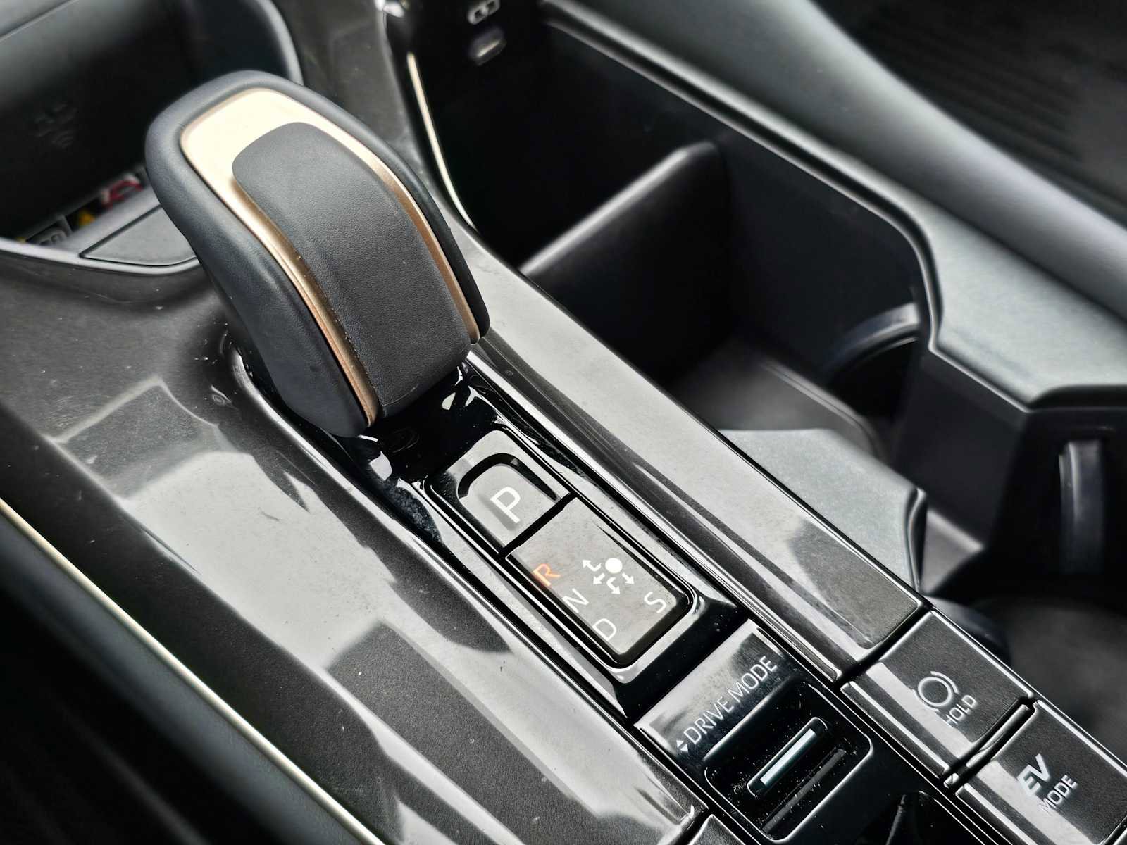 Used 2025 Toyota Crown Signia XLE image 34