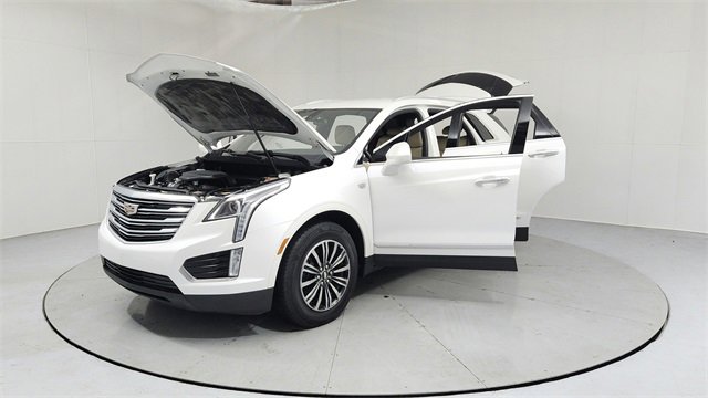 Used 2018 Cadillac XT5 Base w/ LPO, Wheel Lock Package image 9