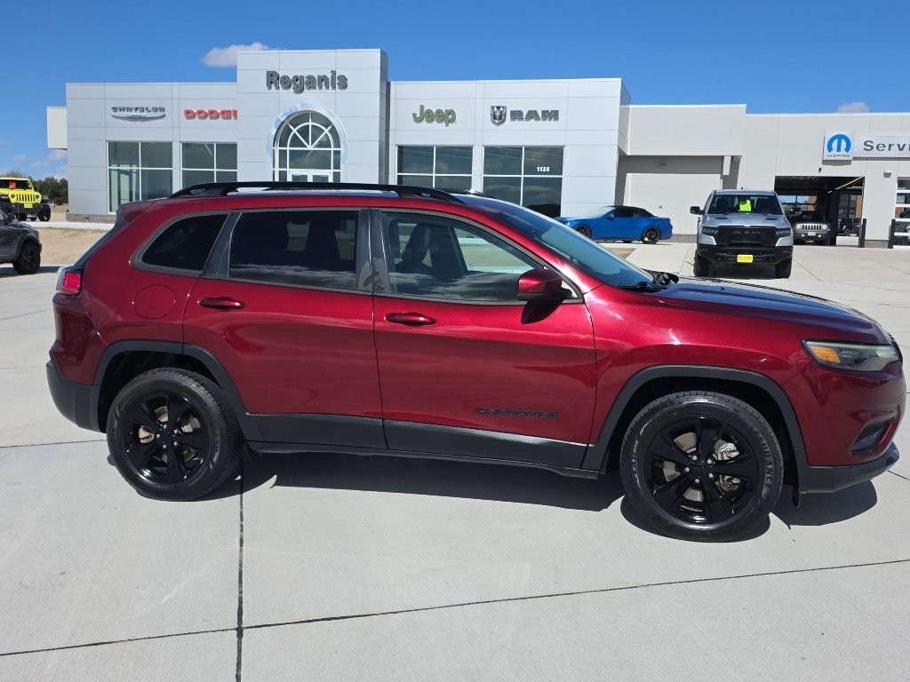 Used 2020 Jeep Cherokee Latitude Plus AWD/4WD image 4