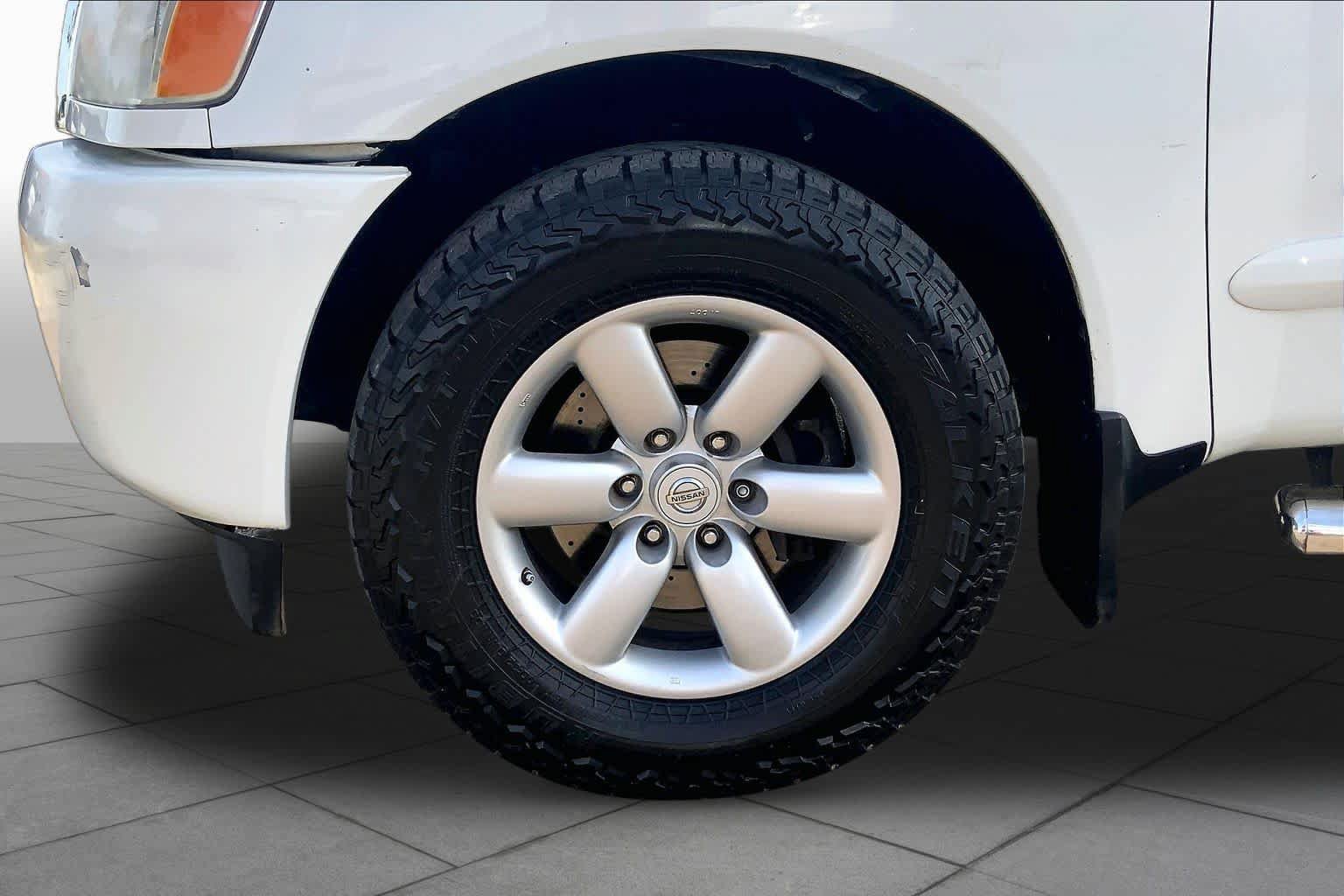 Used 2014 Nissan Titan SV w/ SV Value Truck Package RWD image 11