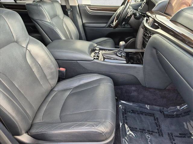 Used 2018 Lexus LX 570 4WD image 23