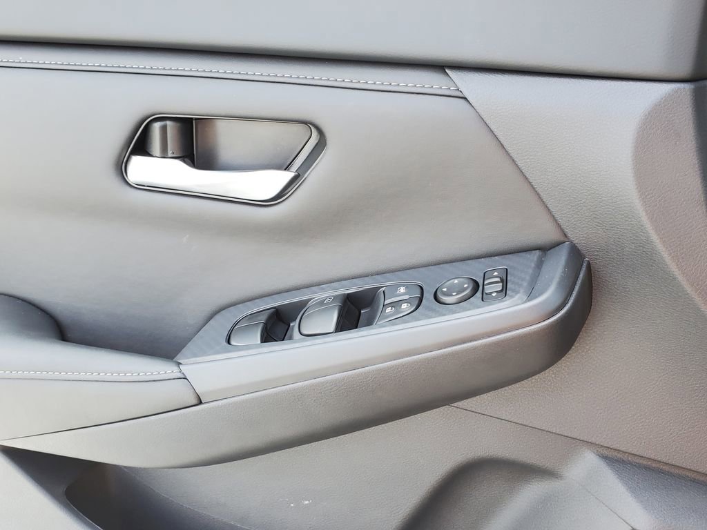 New 2025 Nissan Sentra SV w/ Trunk Package image 24