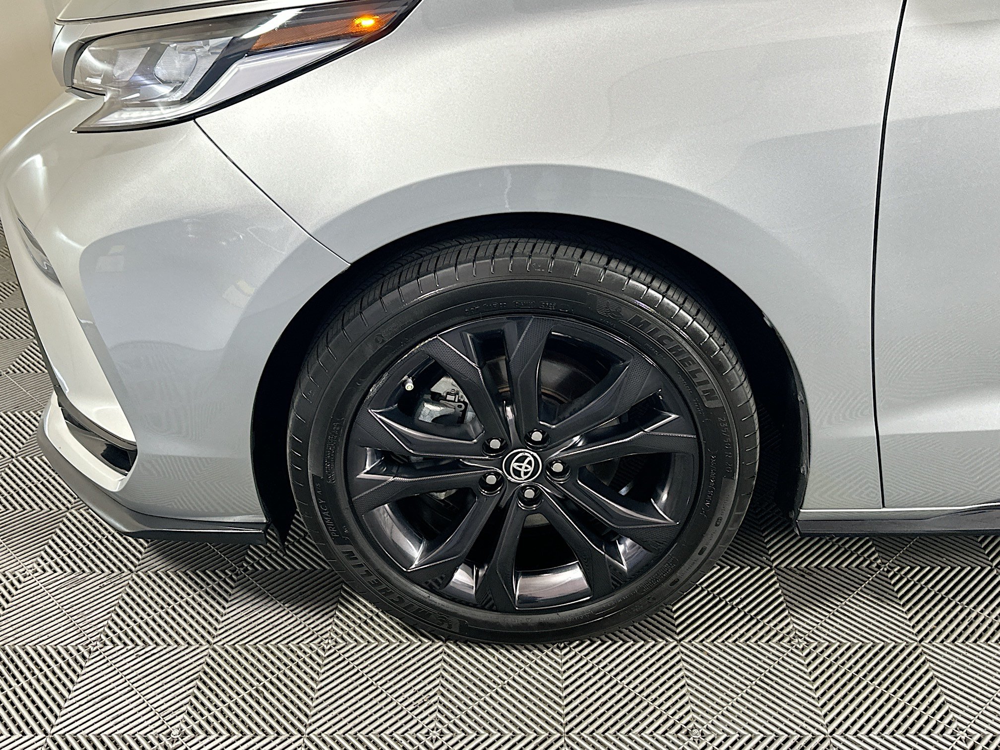 Certified 2023 Toyota Sienna XSE w/ XSE Plus Package FWD image 11