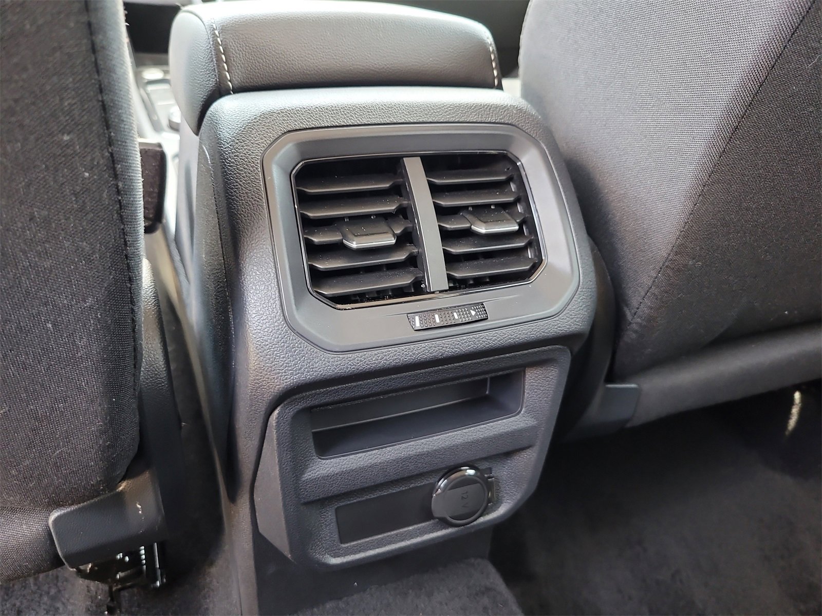Used 2024 Volkswagen Tiguan S image 13