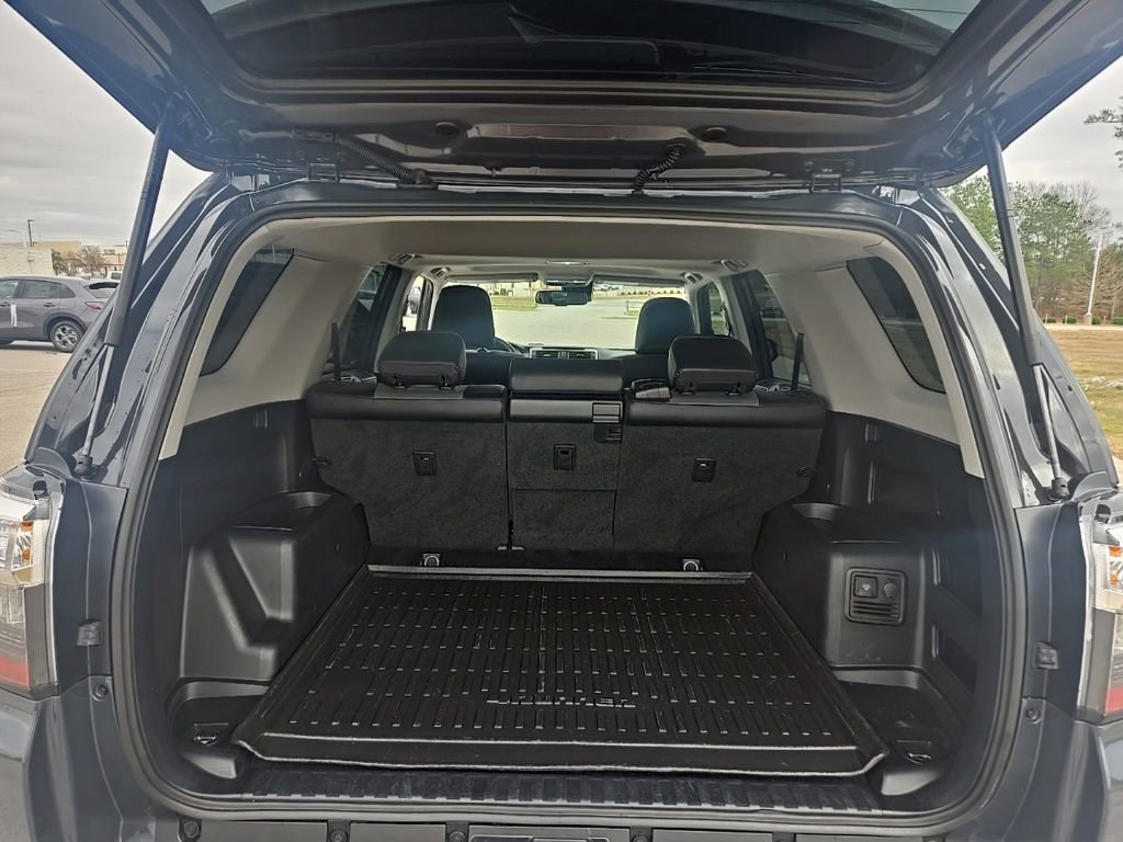 Used 2024 Toyota 4Runner SR5 Premium w/ Moonroof Package RWD image 34