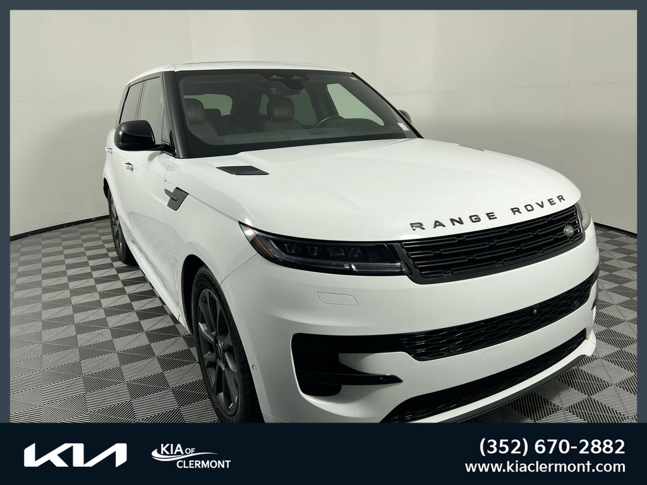Used 2024 Land Rover Range Rover Sport Dynamic SE image 1