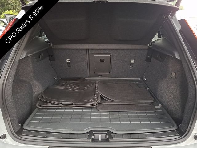 Certified 2024 Volvo XC40 B5 Plus w/ Climate Package AWD/4WD image 31