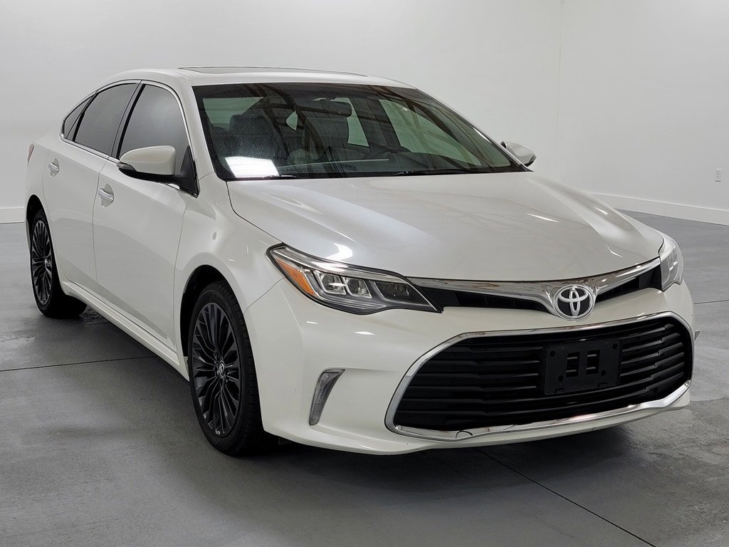 Used 2016 Toyota Avalon Touring FWD image 2