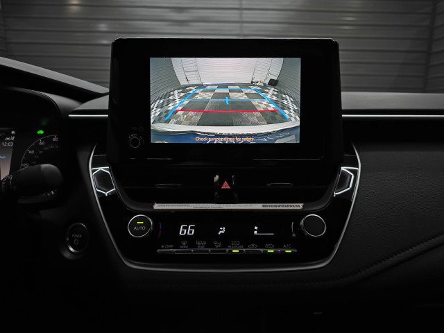 Used 2024 Toyota Corolla SE FWD image 25