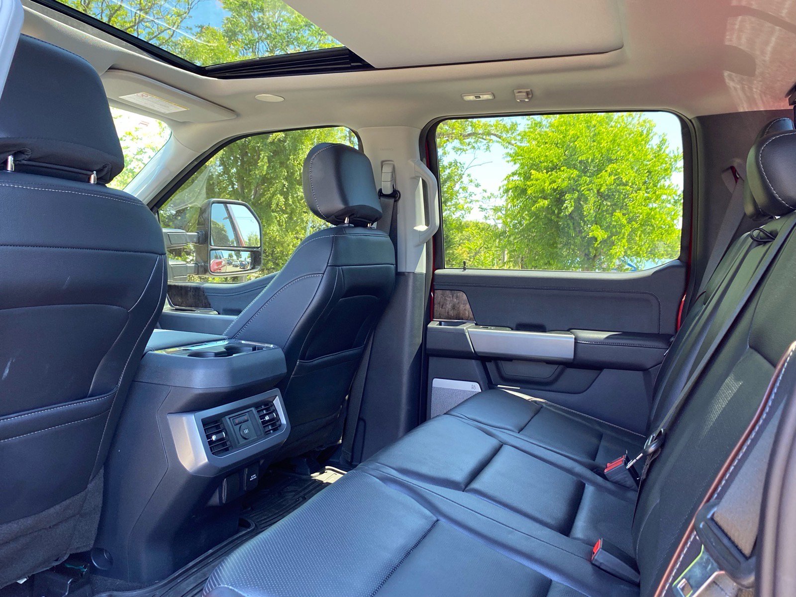 Certified 2024 Ford F250 Lariat w/ Lariat Ultimate Package AWD/4WD image 23