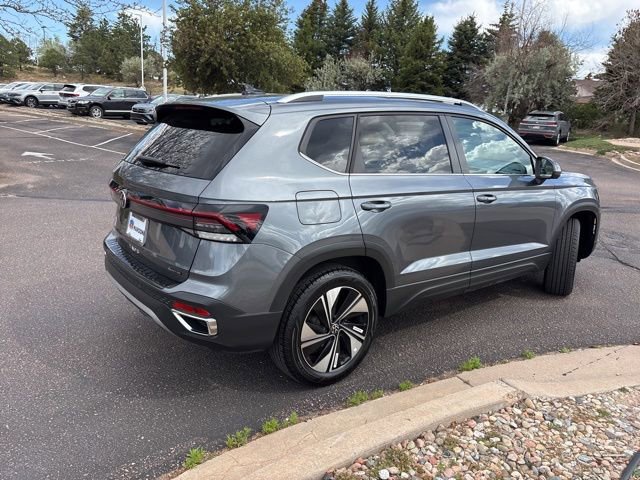 Used 2025 Volkswagen Taos SE AWD/4WD image 6