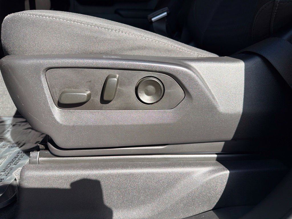 Used 2023 Chevrolet Silverado 1500 LT AWD/4WD image 15