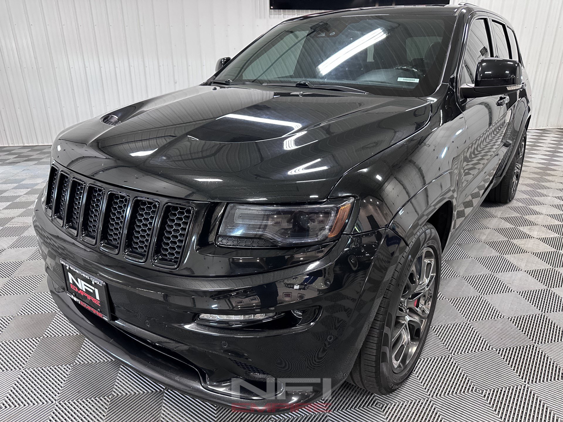 Used 2016 Jeep Grand Cherokee SRT AWD/4WD image 3