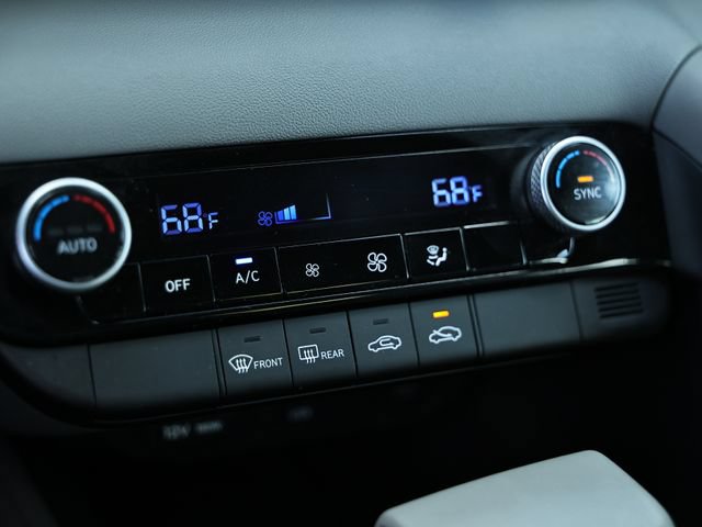 Used 2025 Hyundai Elantra Sport FWD image 37