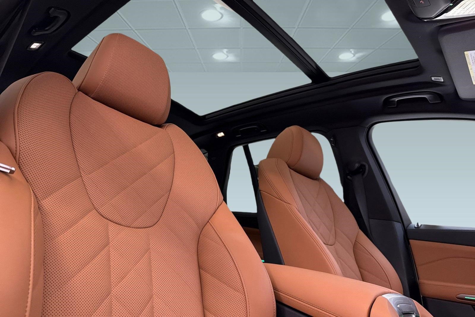 Used 2026 BMW X5 sDrive40i w/ Premium Package image 25