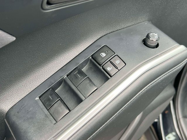 Used 2023 Toyota Highlander L FWD image 18