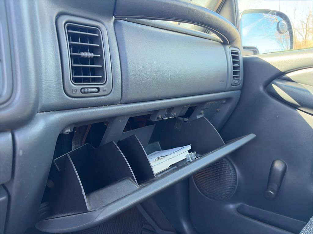 Used 2002 Chevrolet Silverado 1500 2WD Regular Cab image 17