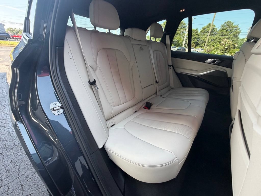 Used 2022 BMW X5 M50i w/ Premium Package AWD/4WD image 29