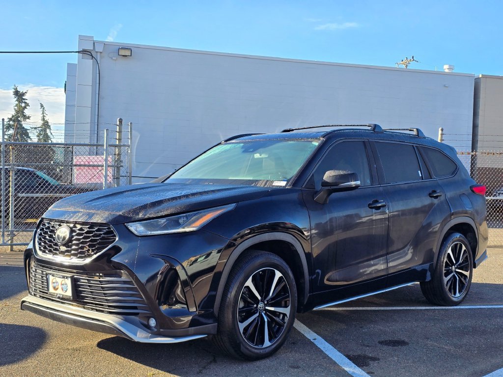 Used 2021 Toyota Highlander XSE FWD image 4