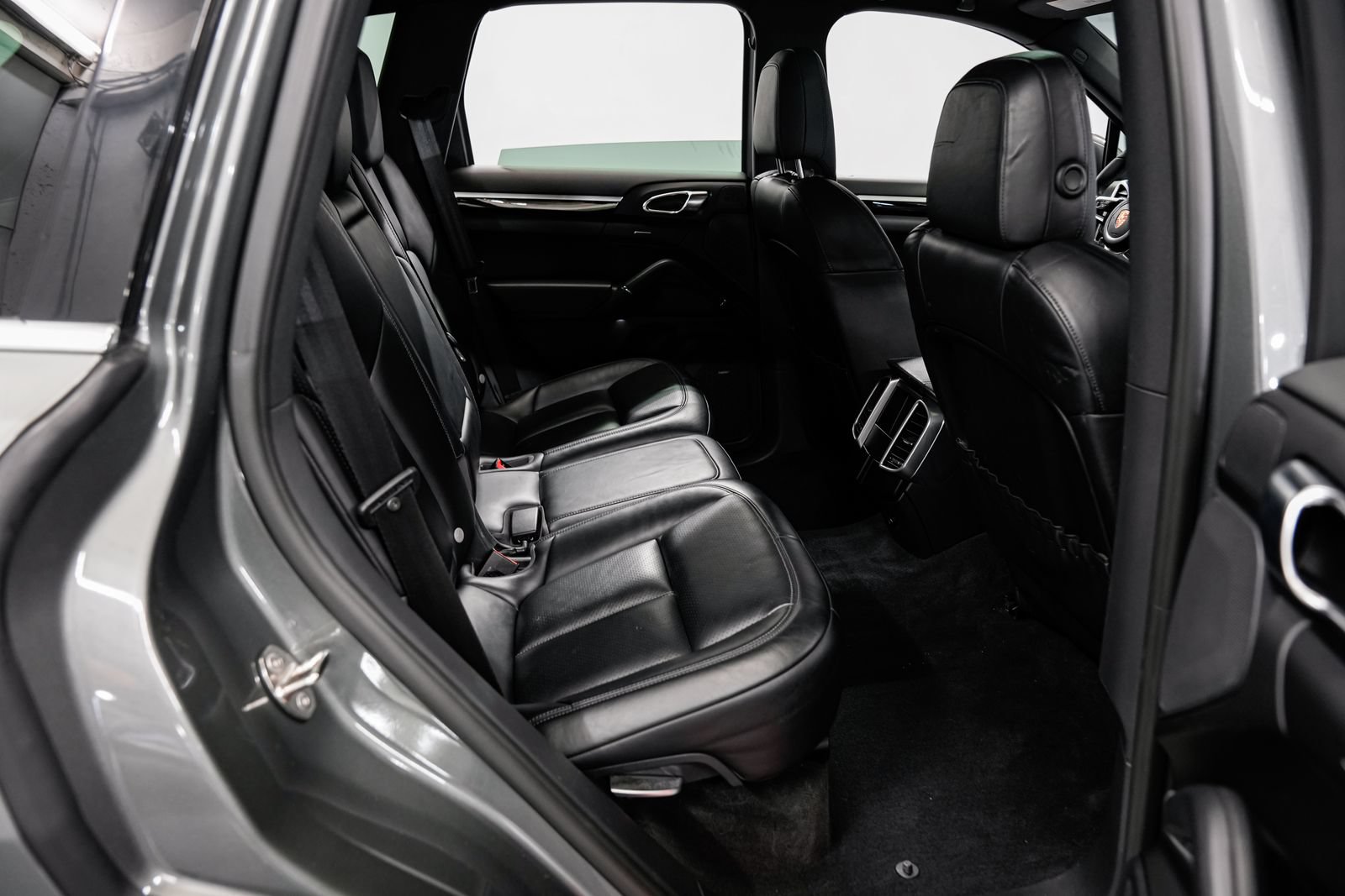 Used 2015 Porsche Cayenne Diesel AWD/4WD image 28