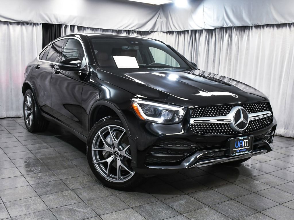 Used 2022 Mercedes-Benz GLC 300 4MATIC Coupe image 3