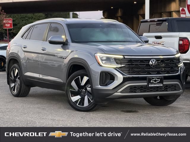 Used 2024 Volkswagen Atlas Cross Sport SE FWD image 2