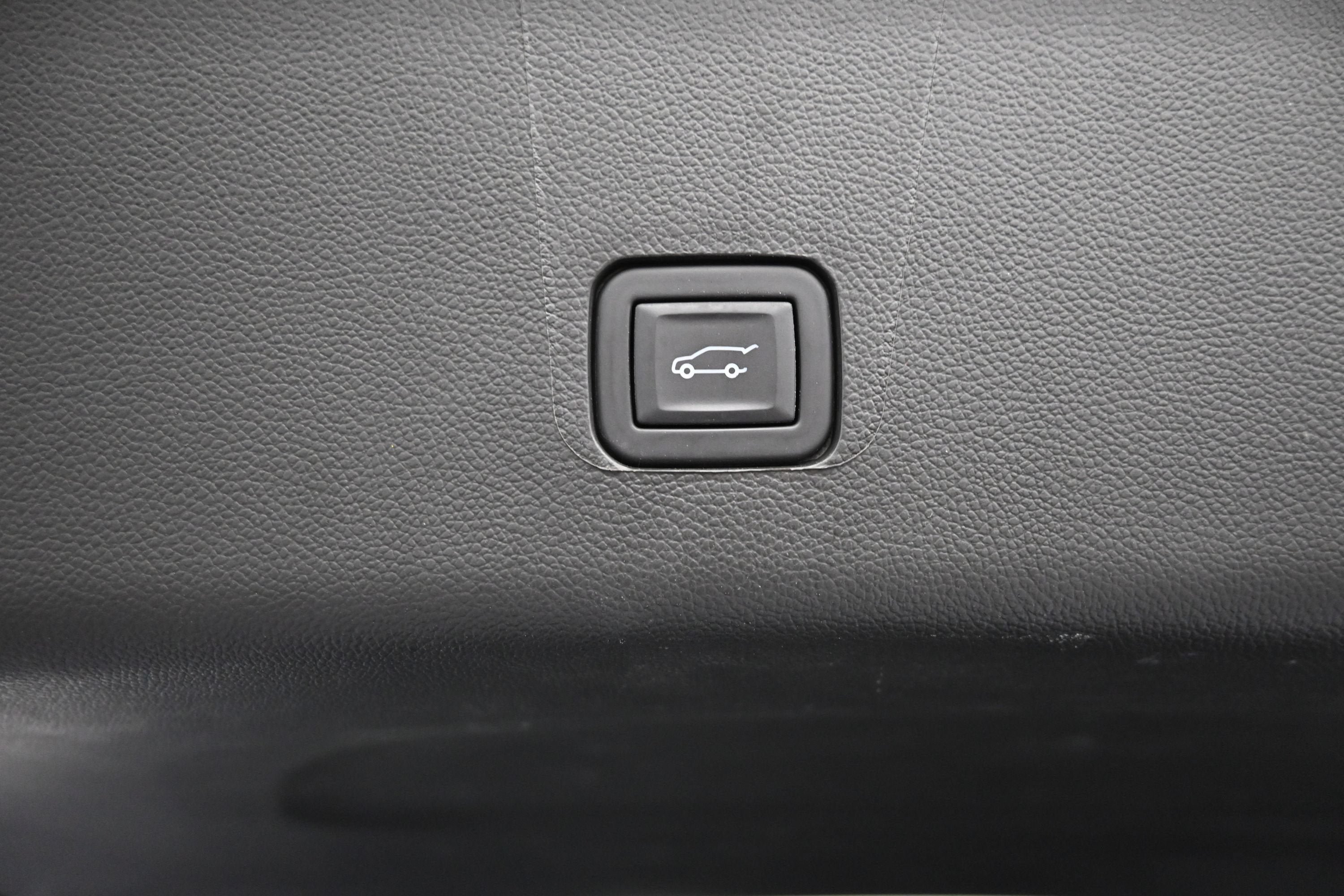 Certified 2023 Chevrolet Traverse LT AWD/4WD image 30