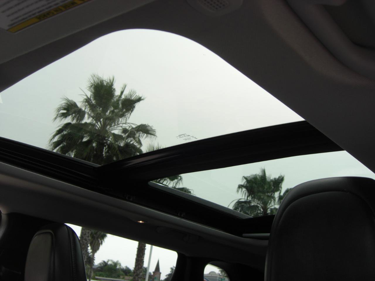 Used 2021 Jeep Cherokee Latitude Plus w/ Sun & Sound Group image 7