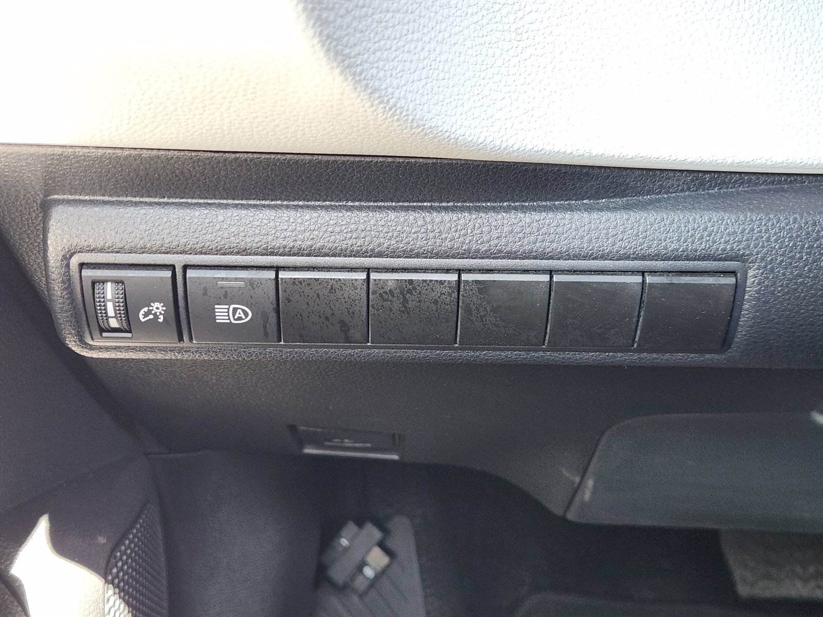 Used 2025 Toyota Corolla SE FWD image 26