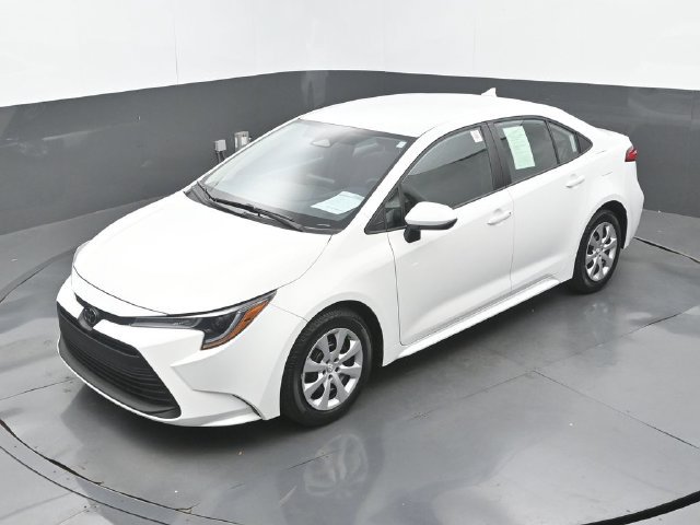 Used 2025 Toyota Corolla LE FWD image 31