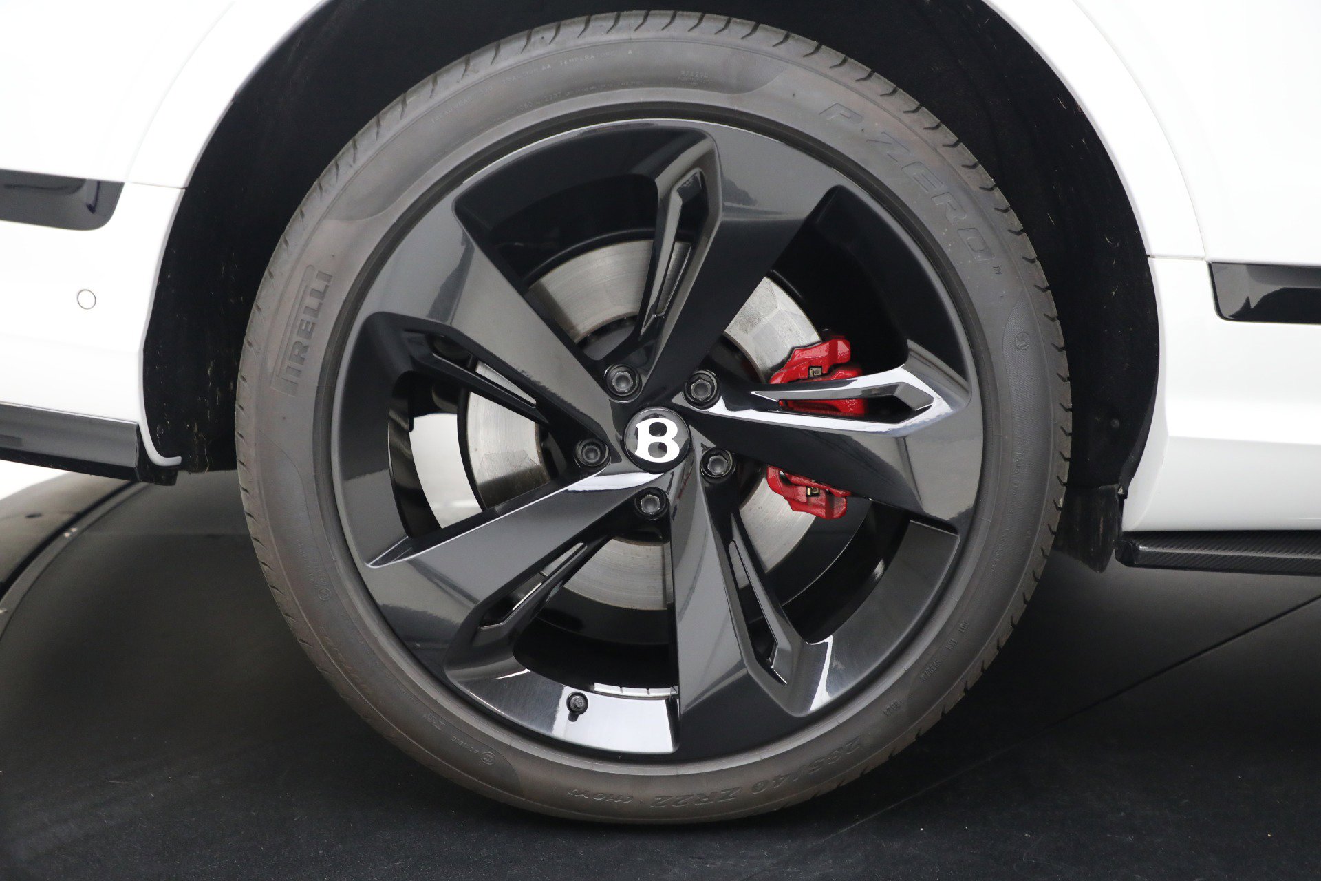 Used 2025 Bentley Bentayga Extended Wheelbase image 11